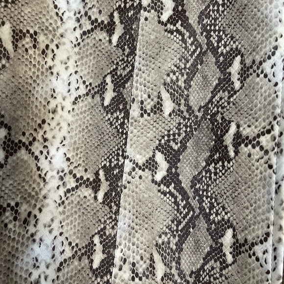 High-Waisted Faux Snake/Python Leather Skin Mini Skirt - Sz S - Picture 4 of 6